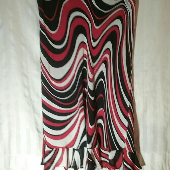Dresses & Skirts - Womens Pretty skirt size xl preowned